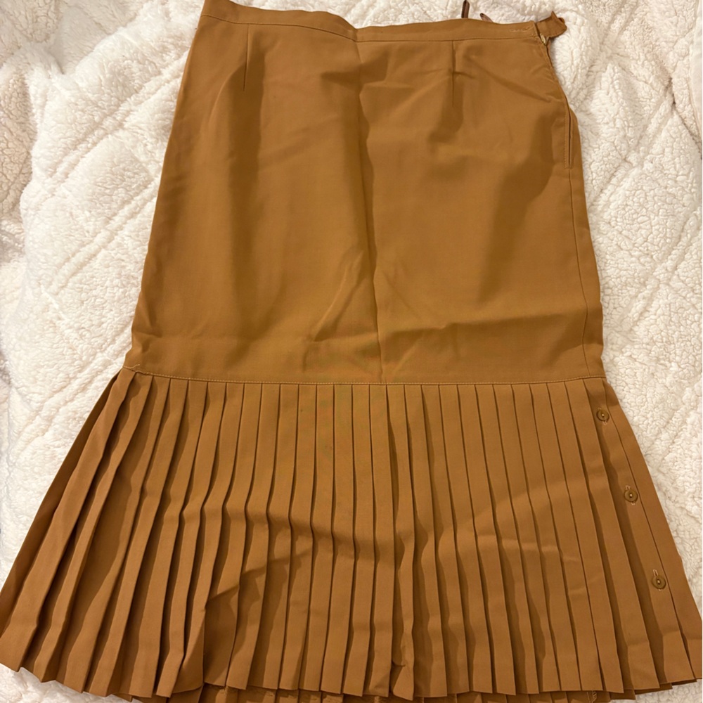 Elegant Tan Pleated Skirt